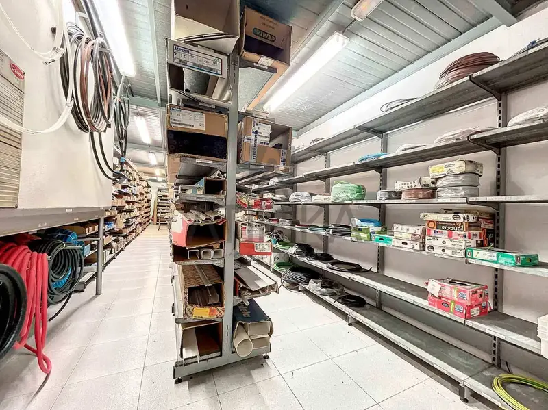 Local Comercial y Vivienda en Castelldefels