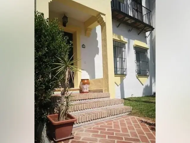 Casa-Villa de 2 Dormitorios en venta Istán, España