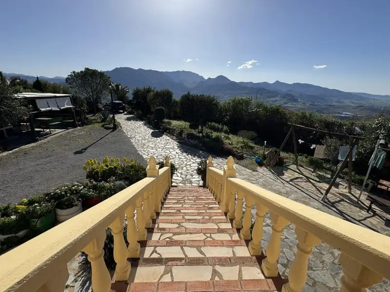 Chalet en Venta con Dos Villas y Piscinas en Andalucia