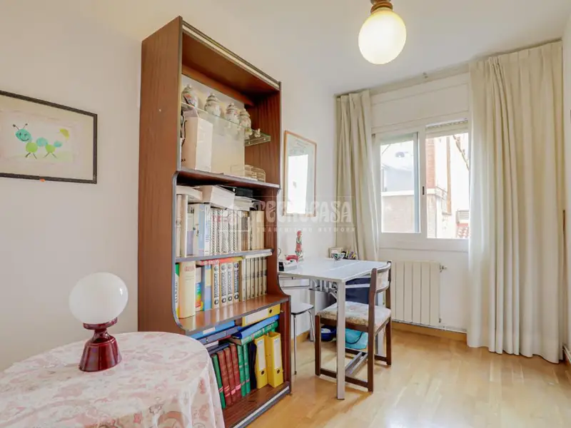 Piso en venta en Gràcia 74m2 3 habitaciones cerca metro Joanic
