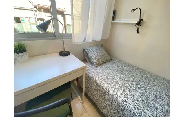 Alquiler de Habitacion para Estudiantes cerca de Torre Arias Madrid
