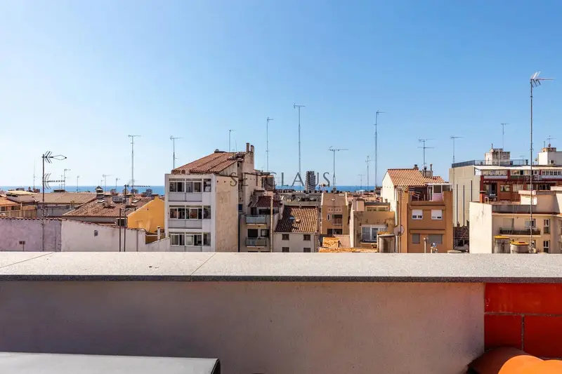 Dúplex en Mataró con 3 Dormitorios 2 Baños Terrazas y Parking