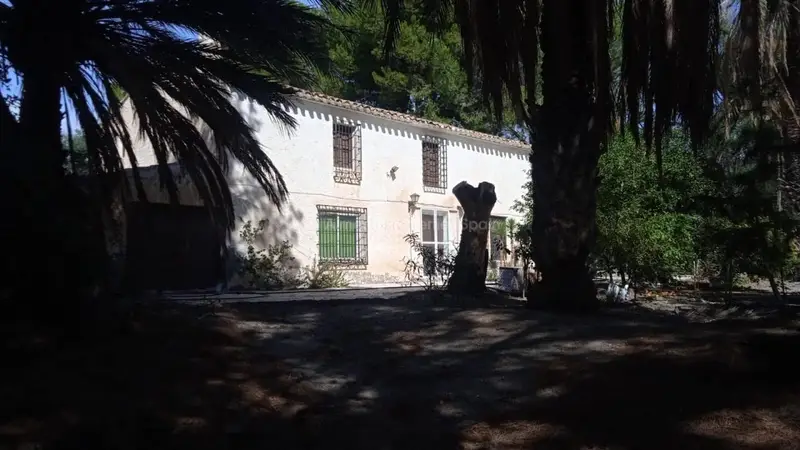 Cortijo Señorial con 14 Hectáreas en Partaloa