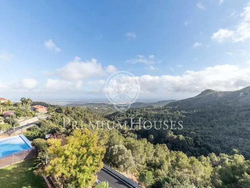 Chalet de Lujo en Gava con Vistas al Mar