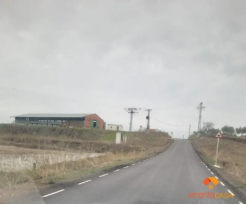 Venta Finca Rustica Castuera 1100m2 Nave 90000m2 Terreno