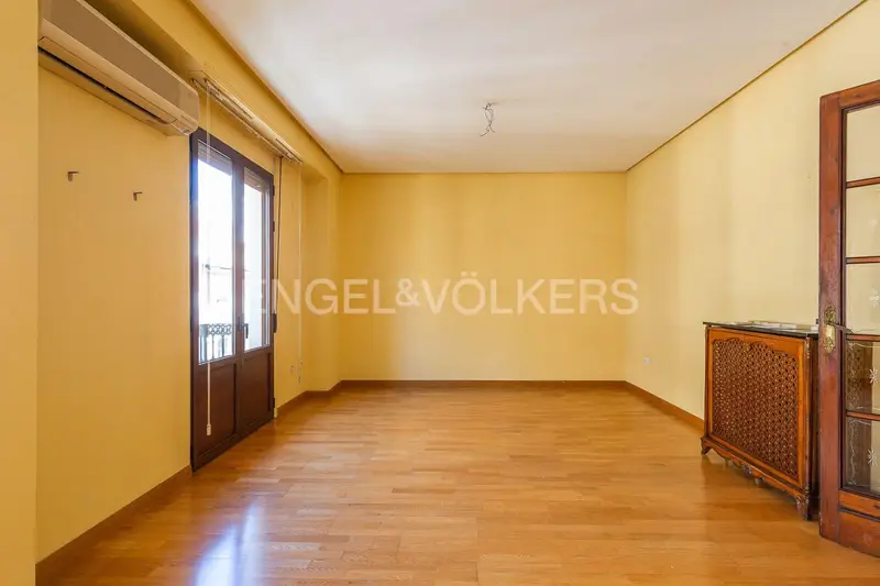 Apartamento en Valencia Eixample 5 habitaciones 3 baños Terraza Trastero