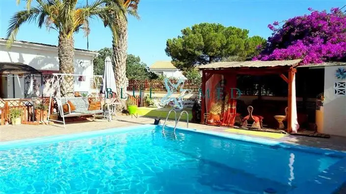 Villa de Lujo 6 Dormitorios y 7 Baños en Venta