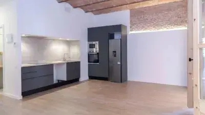 Piso Reformado en Eixample 78m² 2 Habitaciones 2 Baños