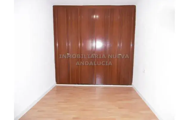 Alquiler piso 3 dormitorios 80m2 Almeria