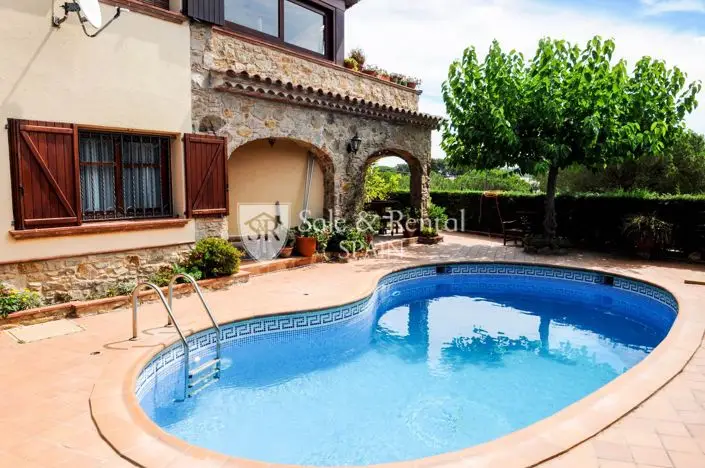 Villa Rústica 4 Dormitorios Costa Brava
