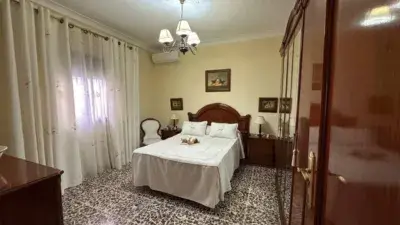 Casa en venta en Utrera Barrio San José 5 habitaciones