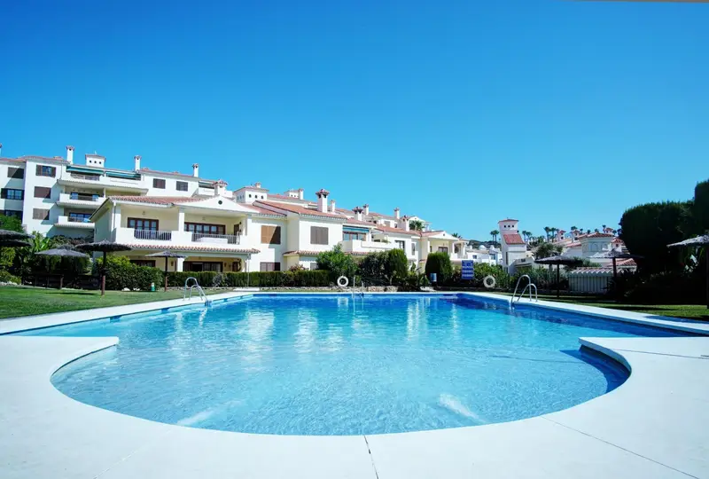 Venta Piso con Calefaccion Puerto de la Duquesa 2 Dorm 2 Baños