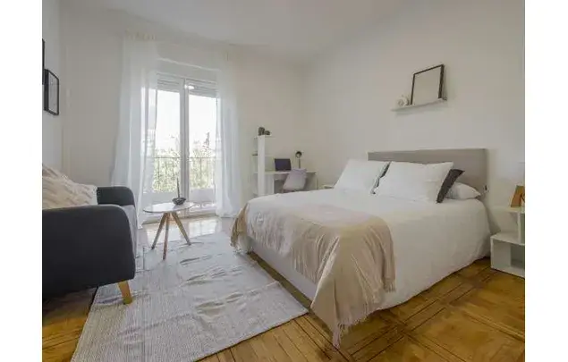 Alquiler Habitacion 200m2 Madrid