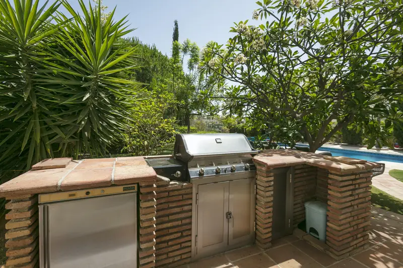 Chalet 5 Dormitorios Benahavis Vistas Montaña Piscina Barbacoa