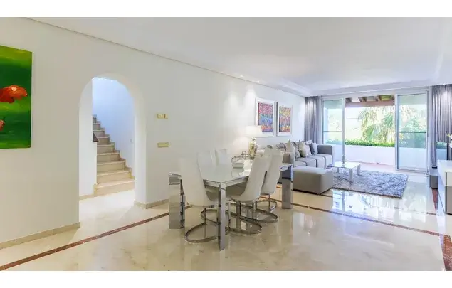 Ático de Lujo en Puerto Banús 3 Dormitorios 205m2 Vistas al Mar