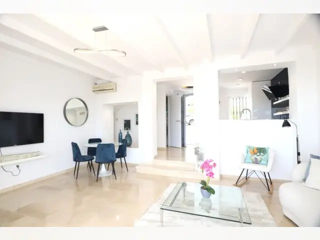 Casa Adosada 3 Dormitorios Calahonda  Renovada Cerca de la Playa