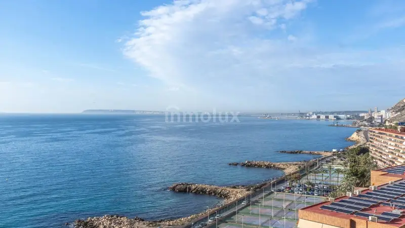 Apartamento en Primera Linea de Playa Alicante