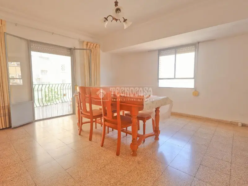 Piso en venta Puerto Sagunto 4 dormitorios 1 baño reformado