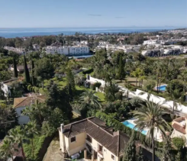 Villa 6 Dormitorios Nueva Andalucía Marbella - Oportunidad Inversión