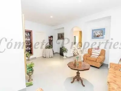 Casa Antigua en Plaza de la Ermita Nerja Gran Inversión