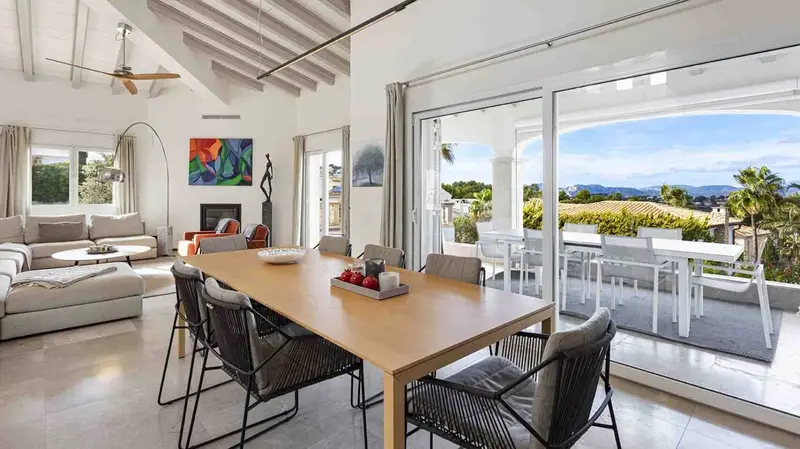 Chalet en Venta Santa Ponsa Mallorca 6 Dormitorios 3 Baños