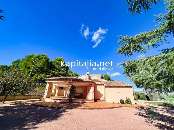 Chalet de Lujo en Ontinyent con Piscina y Pista de Tenis