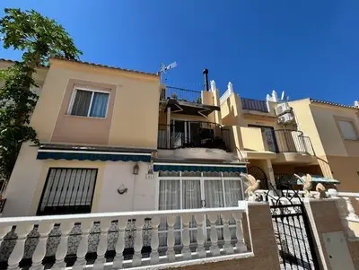 Bungalow 2 Dormitorios Reformado Cerca de Servicios