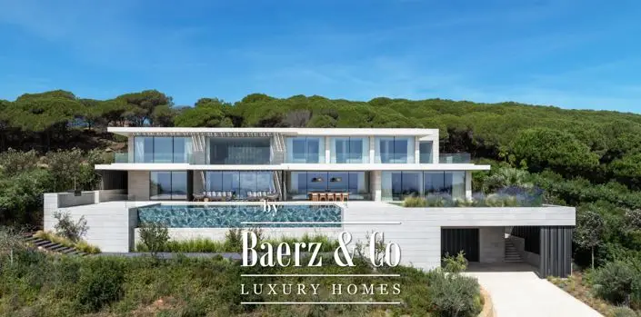 5 Bed Villa for sale
