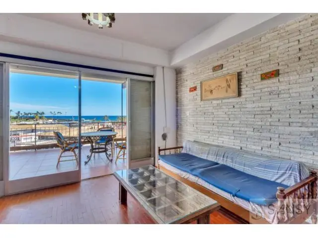 Apartamento en Jávea con Vistas al Mar y Piscina