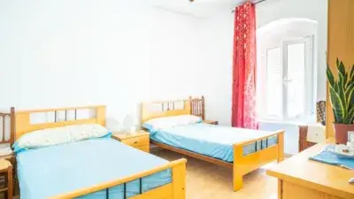 Casa adosada en venta en Calle de las Pilas