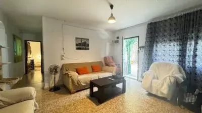 Chalet en Venta en Urbanizacion Tres Palmeras Cerca de Carmona