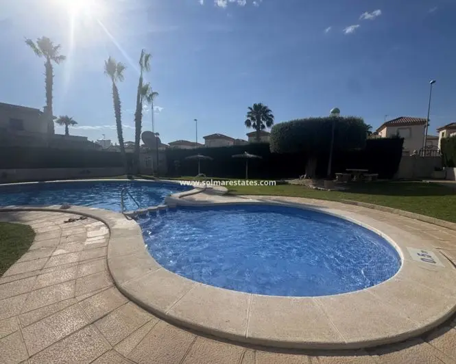 Bungalow de 2 Dormitorios en Villamartin Costa Blanca