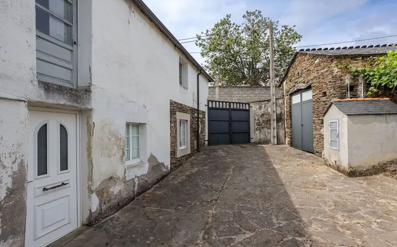 Finca Rural en Lugo ciudad con dos casas para rehabilitar