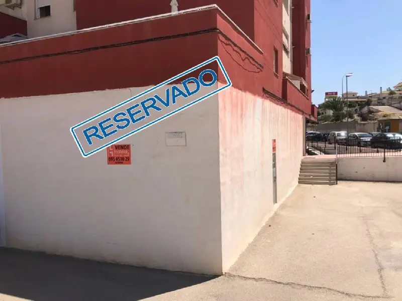 Venta Local comercial en Avda. Rafael Pérez del Álamo, Loja - Ref: 4446