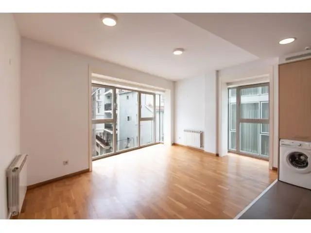 Piso En Alquiler Ciudad Vieja - Luminoso Apartamento Seminuevo