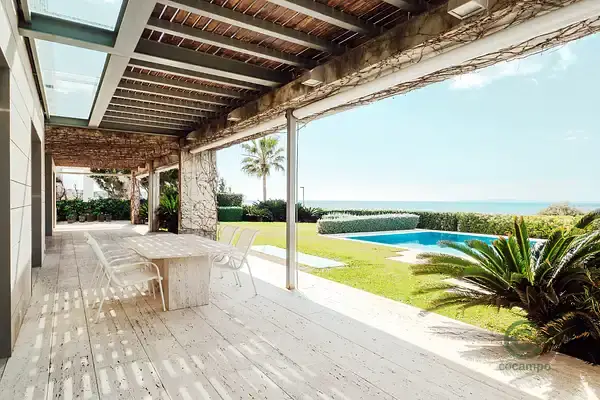 Villa de Lujo en Son Veri con Vistas al Mar