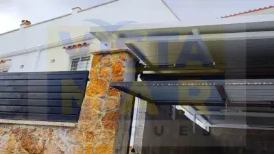Chalet en Venta en Canyelles 3 Dormitorios Jardin y Garaje