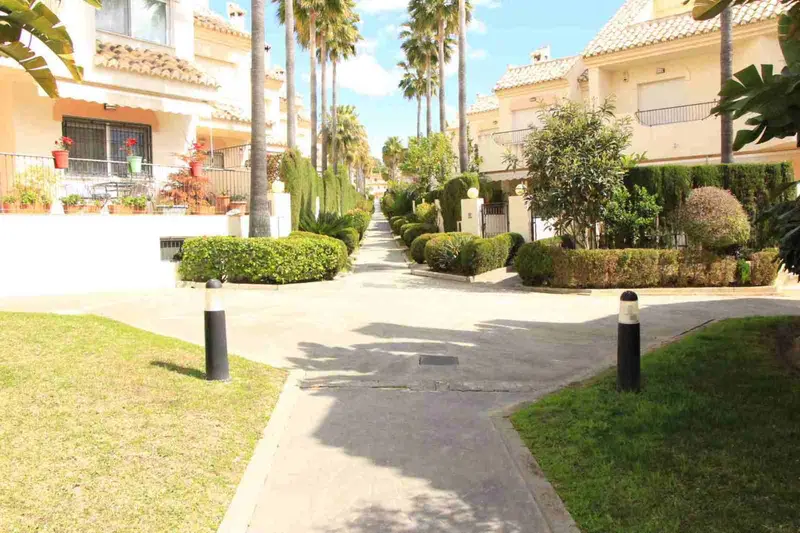 Casa Villa 4 Dormitorios Alquiler El Rosario Espa	
	
	
	
a