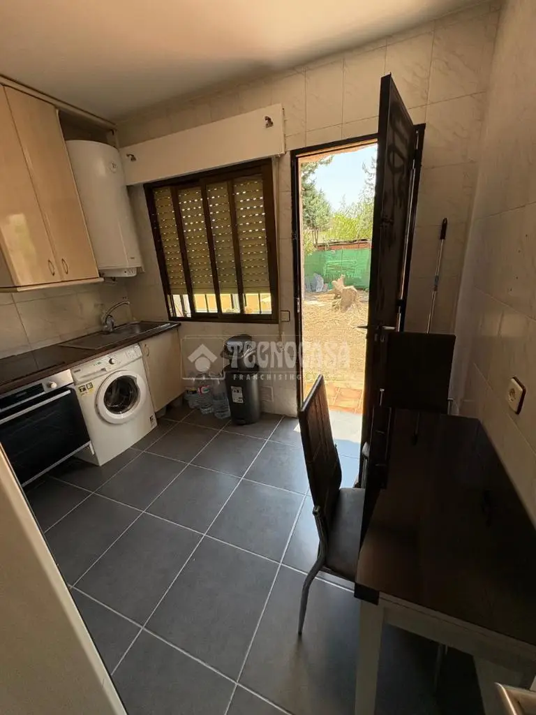 Chalet en Camarena 3 dormitorios 2 ba		nos 137m2