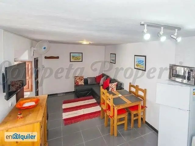 Alquiler casa con 2 habitaciones