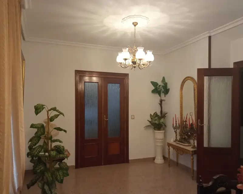 Casa Unifamiliar 385m² 6 Habitaciones 4 Baños Jaén