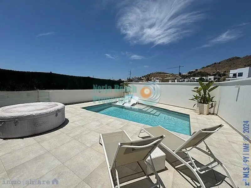 Villa 3 Dormitorios Nerja Malaga
