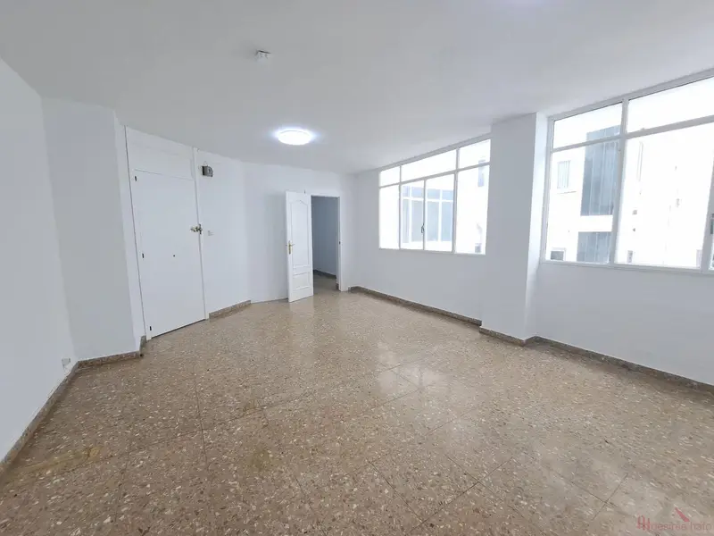 Oficina en Alquiler Valencia Centro 42m2 3 Habitaciones