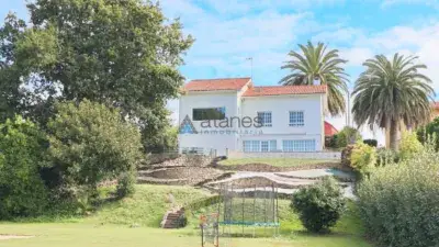 Casa en venta en Santa Cruz/ Lians/ Oleiros/ Playas