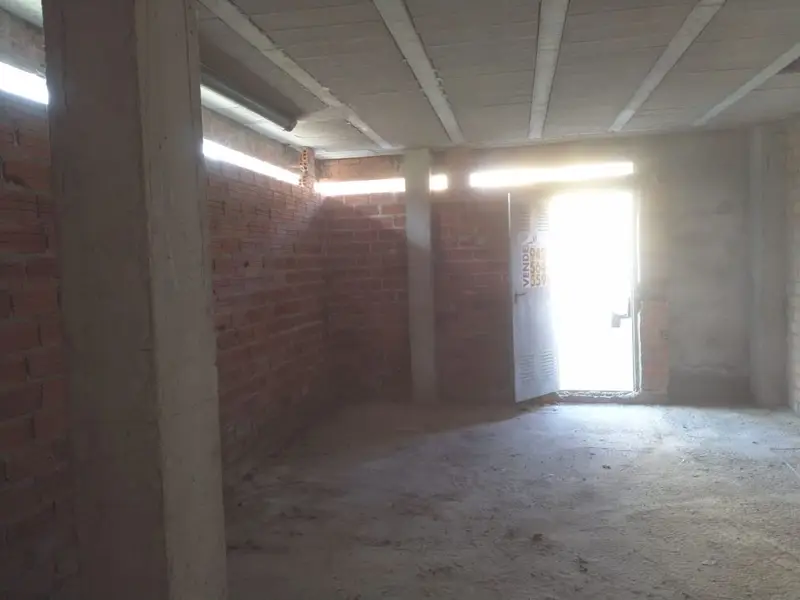 Local 100.6 m² en Santa María de Cayón