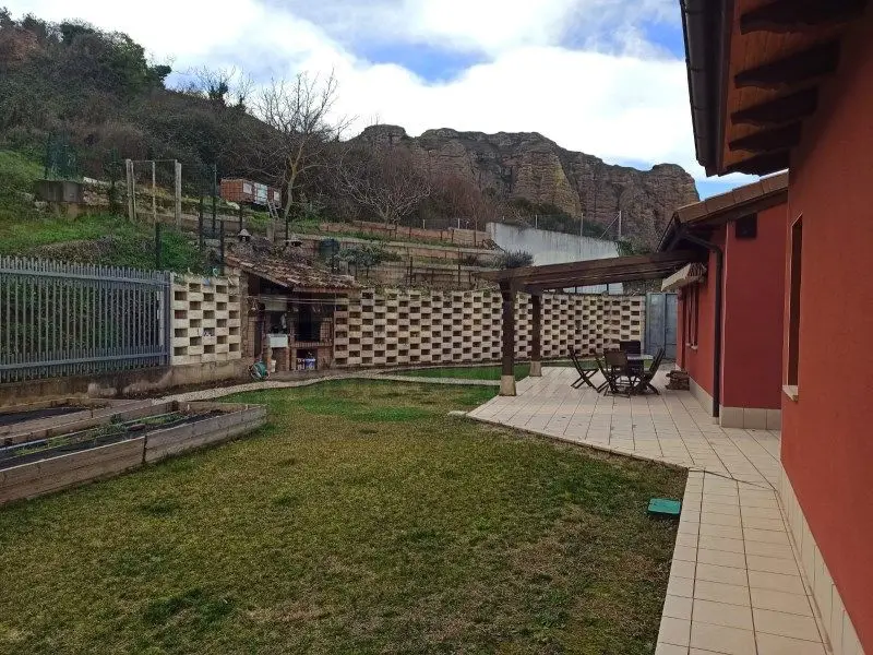 Venta Casa 3 Habitaciones Matute Ref 12879