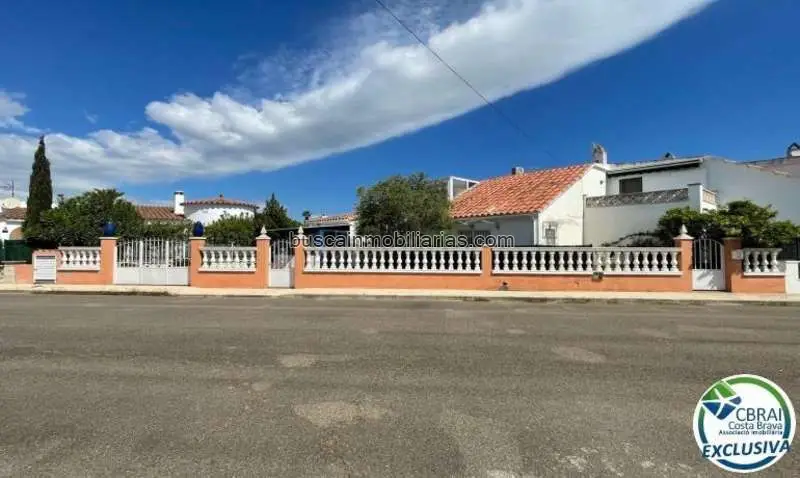 Casa adosada 3 dormitorios Roses cerca de la playa