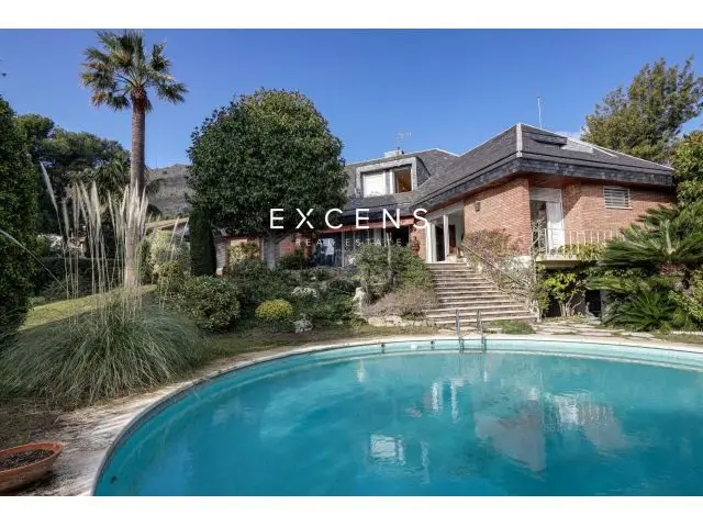 Elegante Casa en Pedralbes a Reformar