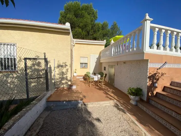 Villa 5 Dormitorios Sax Alicante