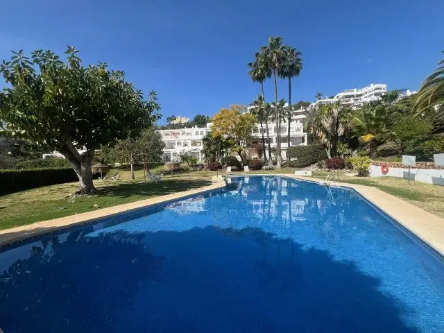 Adosado de 4 Dormitorios en venta Benahavis, España